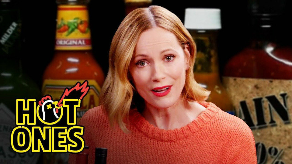 s17e11 — Leslie Mann Gets Revenge While Eating Spicy Wings
