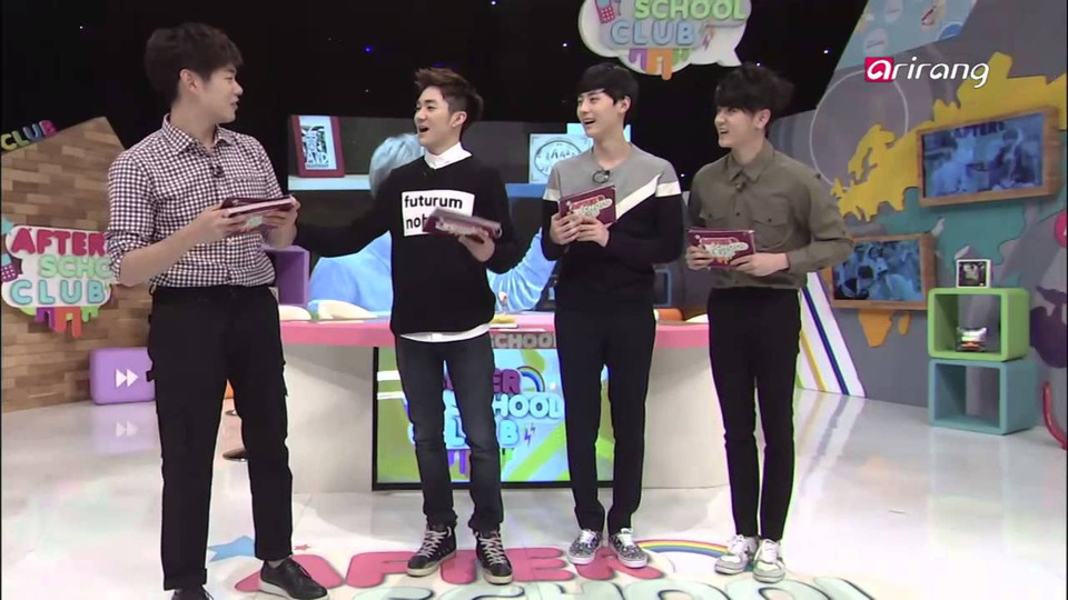 s01e100 — After School Club's After Show : Aaron, Minhyun, and Ren (Nu'est)