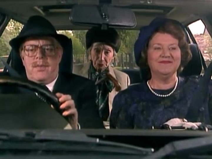 s02e02 — Driving Mrs Fortescue