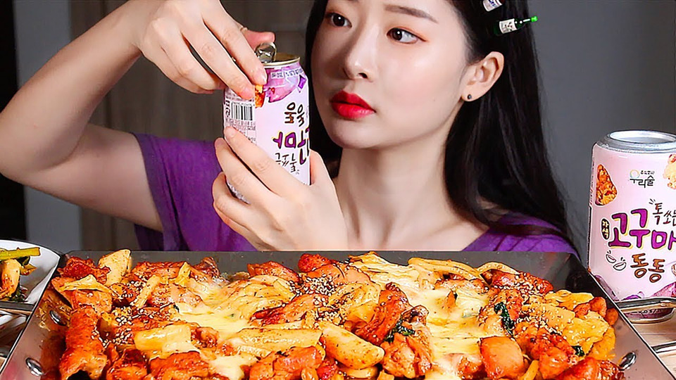 s01e120 — Жареная курица Жареный рис знаменитая корейская еда ASMR Mukbang Eating Show