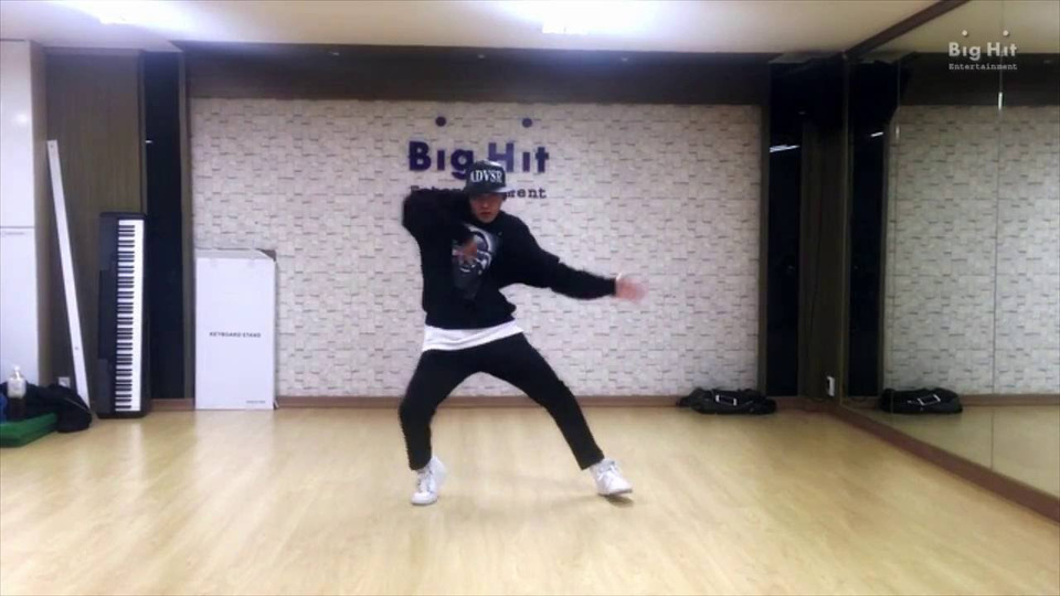 s02e45 — 방탄소년단 j-hope Dance Practice for 2015 Begins Concert