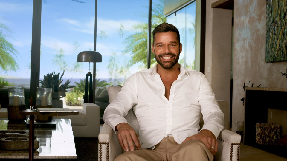 s16e01 — Ricky Martin