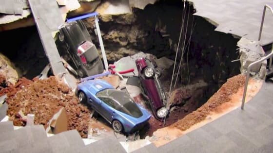 s04e02 — Sinkhole at the Museum