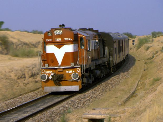 s02e03 — Maharaja's Express