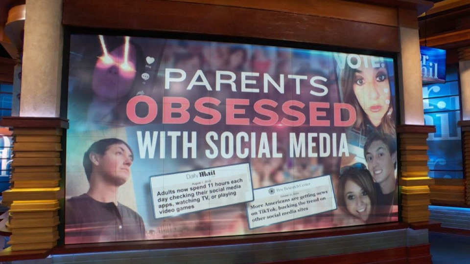 s21e116 — Parents Obsessed with Social Media