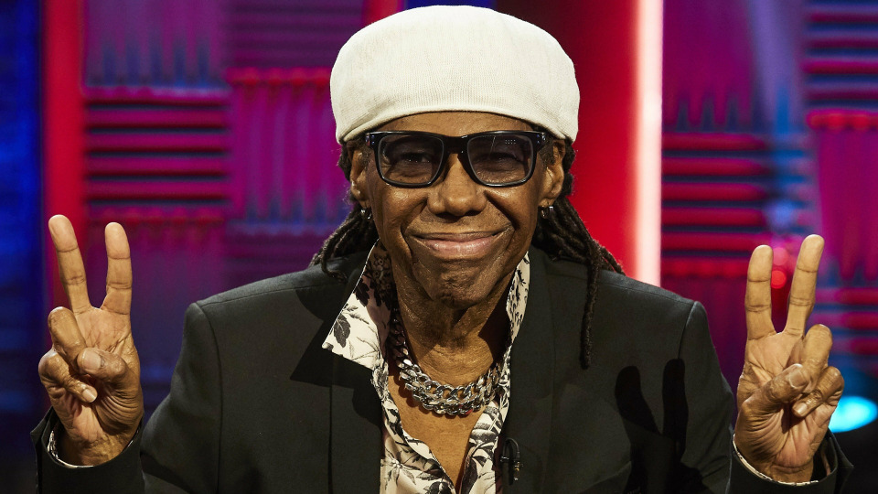 s02e01 — Russell Howard, Mae Muller, Nile Rodgers