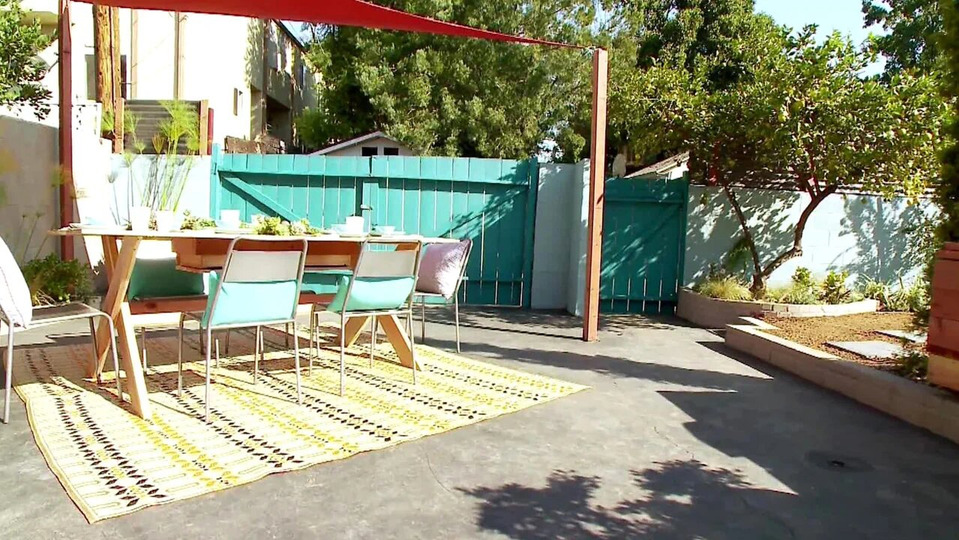 s01e04 — Cluttered Yard Gets Modern Lines