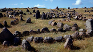 s03e01 — Viking Burial: Secrets Revealed
