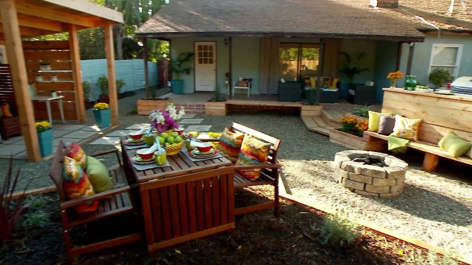 s02e05 — Outdoor Bar, Fire Pit and Creativity Retreat