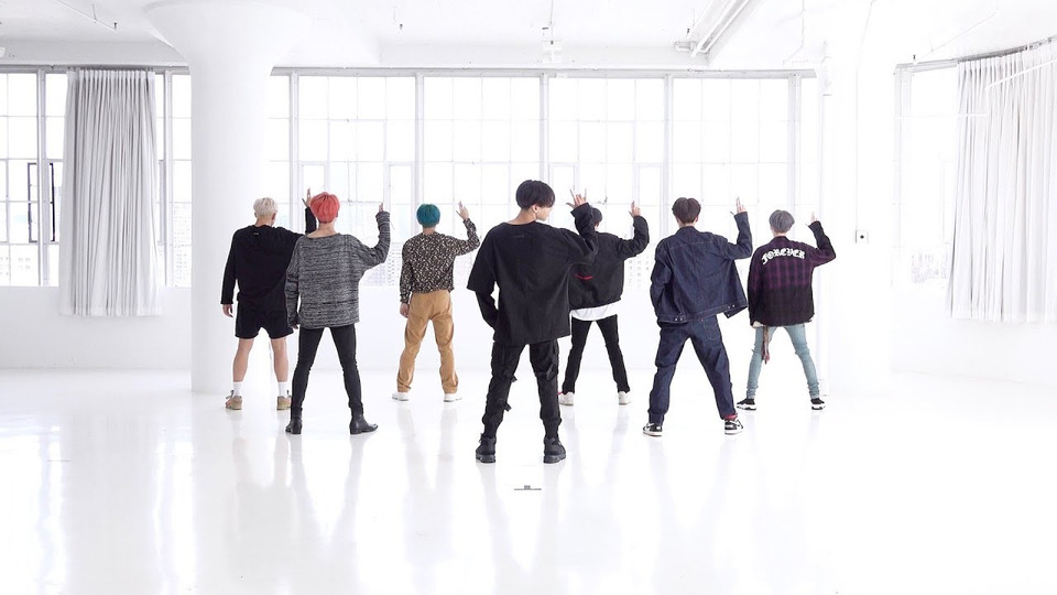 s05e29 — BTS (방탄소년단) '작은 것들을 위한 시 (Boy With Luv)' Dance Practice