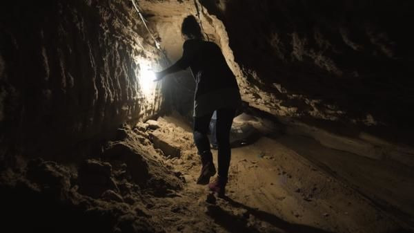 s01e01 — The Tunnels of Gaza