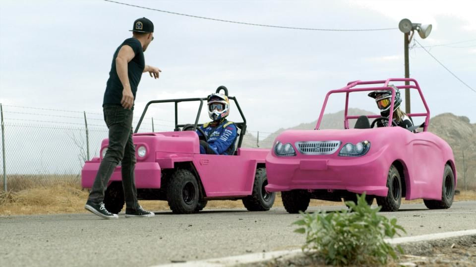 s01e07 — Barbie Cars