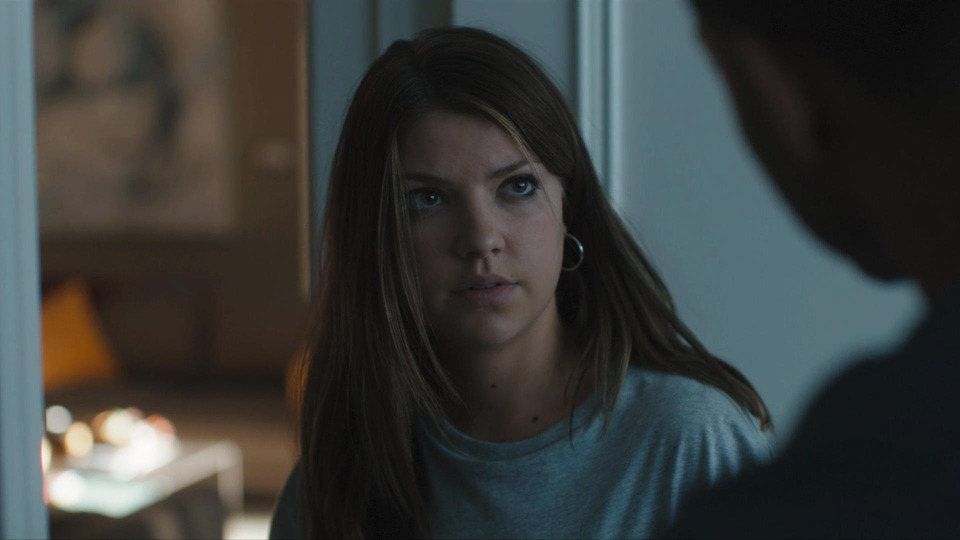 Ер адам әйелдің мысығына қолын тигізді (видео)