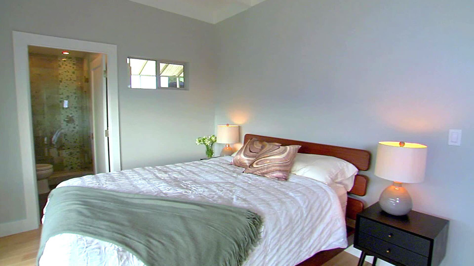 s2014e01 — A Vacation Bungalow in the Hollywood Hills Undergoes Extensive Renovations
