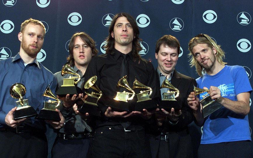s2001e01 — The 43rd Annual Grammy Awards