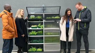 s37e04 — Episode 4