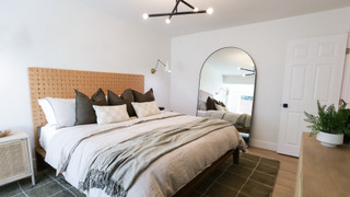 s06e02 — Surf En Suite