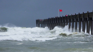 s04e08 — Hurricane Apocalypse