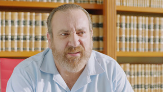 s02e51 — Capítulo 51 | Guarro descubre que Jonás es el infiltrado de El Ángel. Toxina pone al tanto a Arteaga y decide perdonarle la vida.