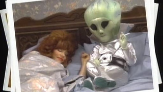 s05e07 — Married ... with Aliens