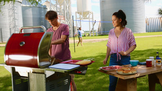 s04e04 — Girl Meets Grill