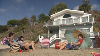 s06e13 — The Beach House