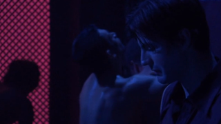 s05e01 — Move and Leave