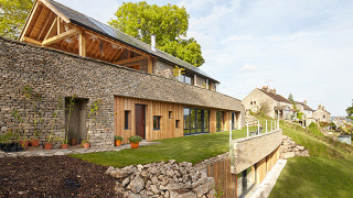 s18e07 — Peak District: Post-Industrial House