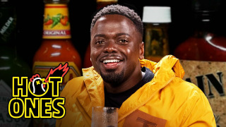 s18e09 — Daniel Kaluuya Listens to His Ego While Eating Spicy Wings