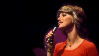 s03e03 — Olivia Newton-John