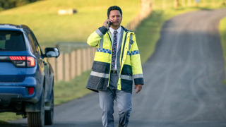 s10e01 — Brokenwood-o-saurus