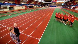 s09e05 — Off the Track