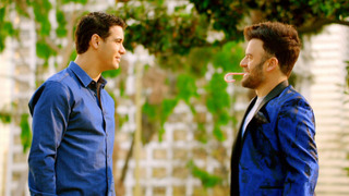 s04e12 — A Christmas Car-Roll