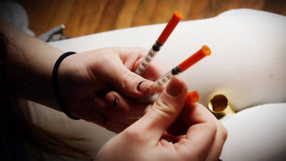 s03e03 — The Black and White of Heroin