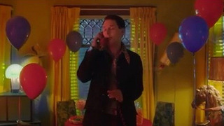 s02e04 — The House within the House