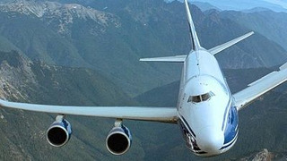 s04e01 — Boeing 747-8F