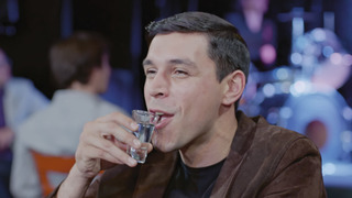 s02e26 — Capítulo 26 Rosario logra saltar de la avioneta con ayuda de Jonás. ¡El Ángel llega a su rescate!