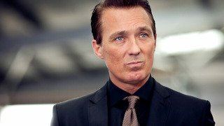 s08e02 — Picasso Finger Painting