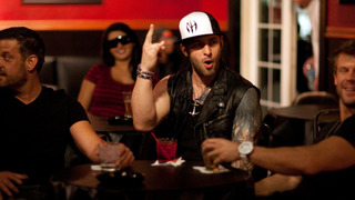 s05e01 — Creative Outlet