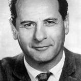 Eli Wallach — Mr. Loonie (uncredited)