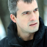 Vyacheslav Razbegaev — муж актрисы, несостоявшийся актёр, рэкетир