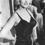 Kathy Marlowe — Holly (uncredited)