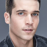 Джек Шумахер — Lt. Neil 'Omaha' Vikander