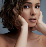 Грейс Санто — Cocktail Waitress