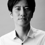 津田寛治 — Playboy at Home