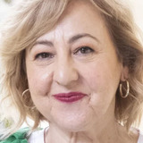 Carmen Machi — Enfermera jefe
