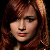 Zuska Velichová — Waitress