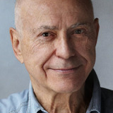 Alan Arkin — Detective Hugo