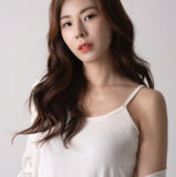 Woo Ka-eun — High End Restaurant Waitress