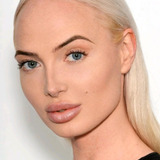 Andzelika Bobrova — Model (uncredited)